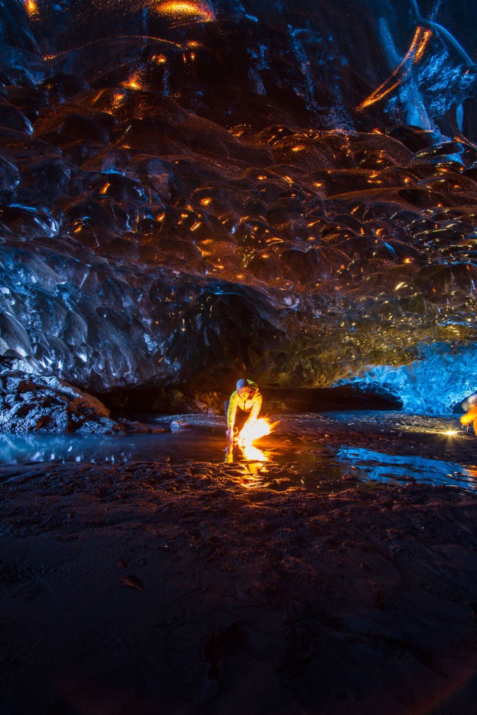 I-finally-visited-the-ice-caves-in-Iceland28__880