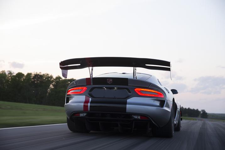 2016-dodge-viper-acr-unleashed-video-photo-gallery_28