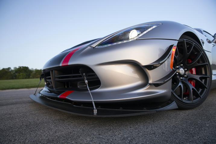 2016-dodge-viper-acr-unleashed-video-photo-gallery_37