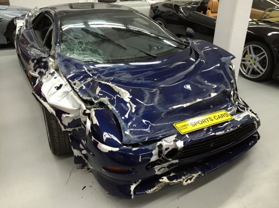 wrecked-jaguar-xj220-supercar-selling-for-200000-in-germany-photo-gallery_7