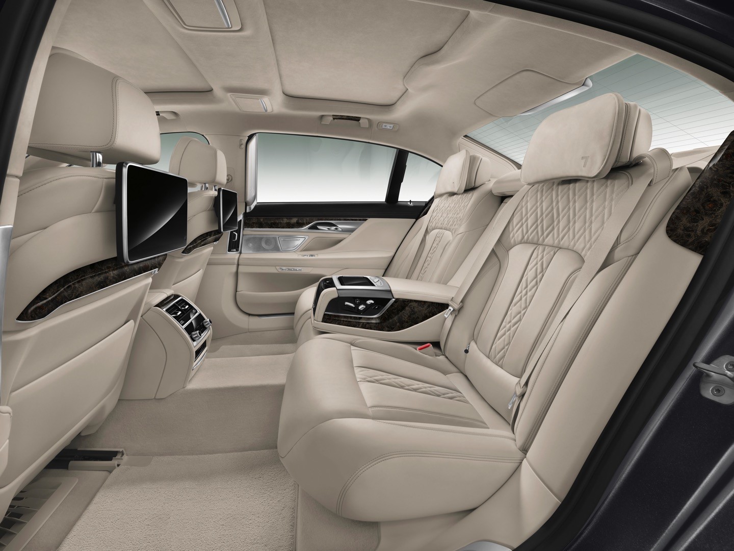2016-bmw-7-series-finally-officially-unveiled-the-good-stuffs-inside-photo-gallery_112