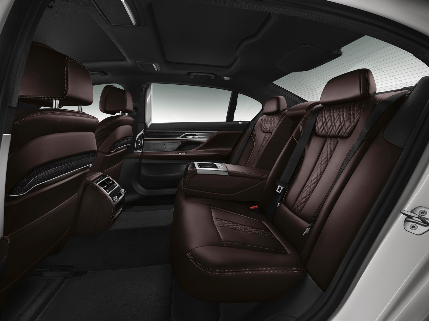 2016-bmw-7-series-finally-officially-unveiled-the-good-stuffs-inside-photo-gallery_113