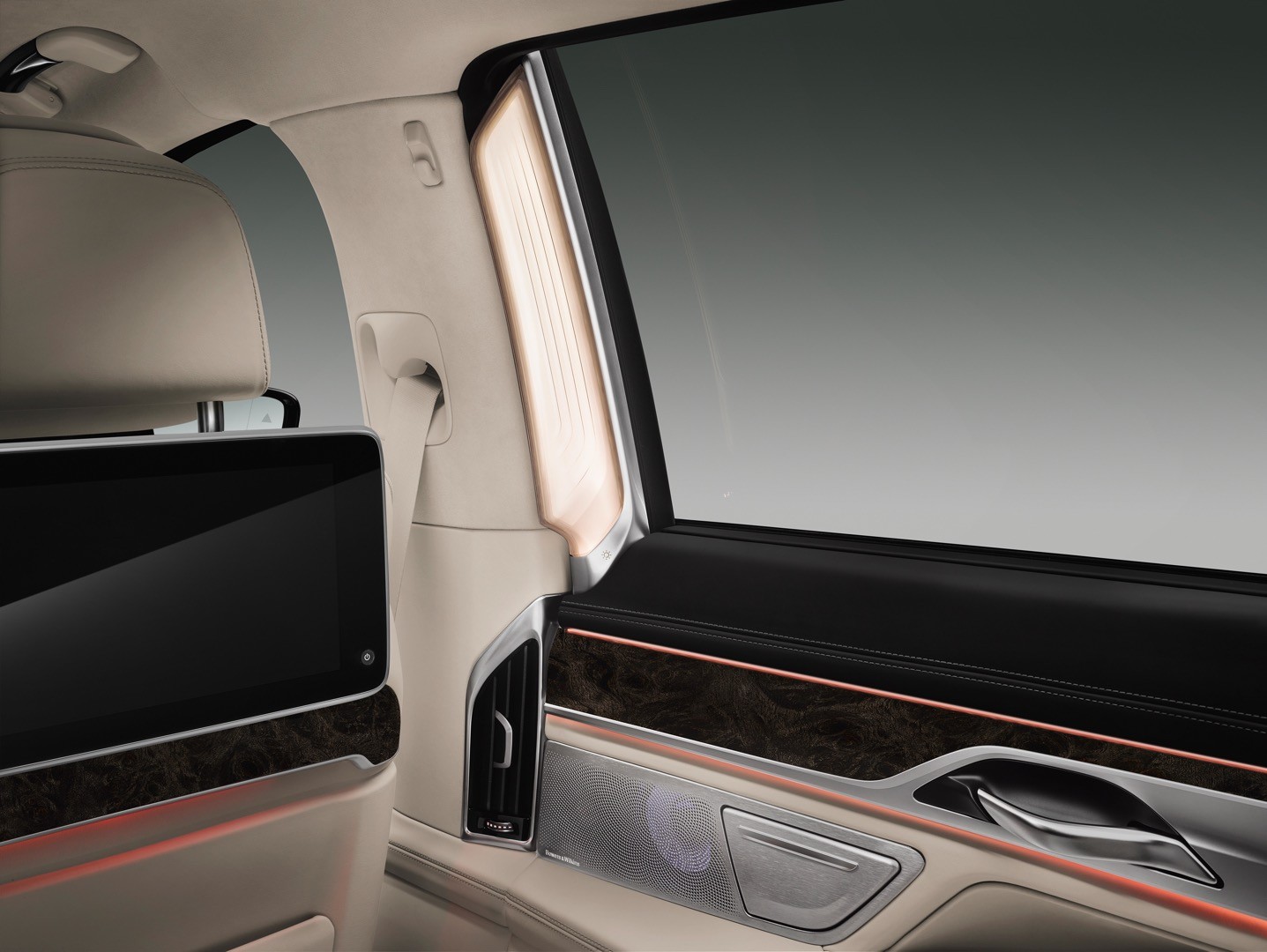 2016-bmw-7-series-finally-officially-unveiled-the-good-stuffs-inside-photo-gallery_114
