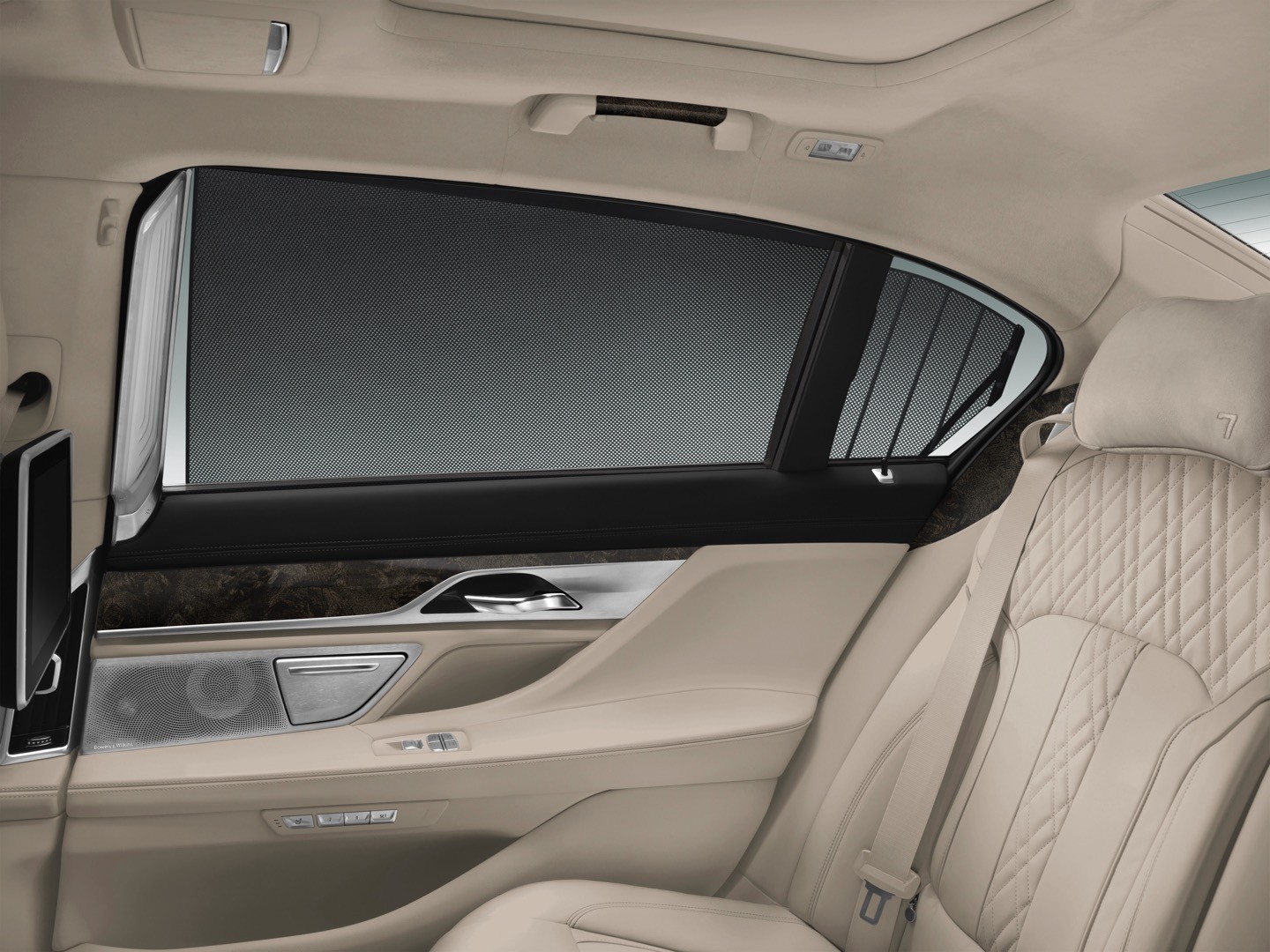 2016-bmw-7-series-finally-officially-unveiled-the-good-stuffs-inside-photo-gallery_117