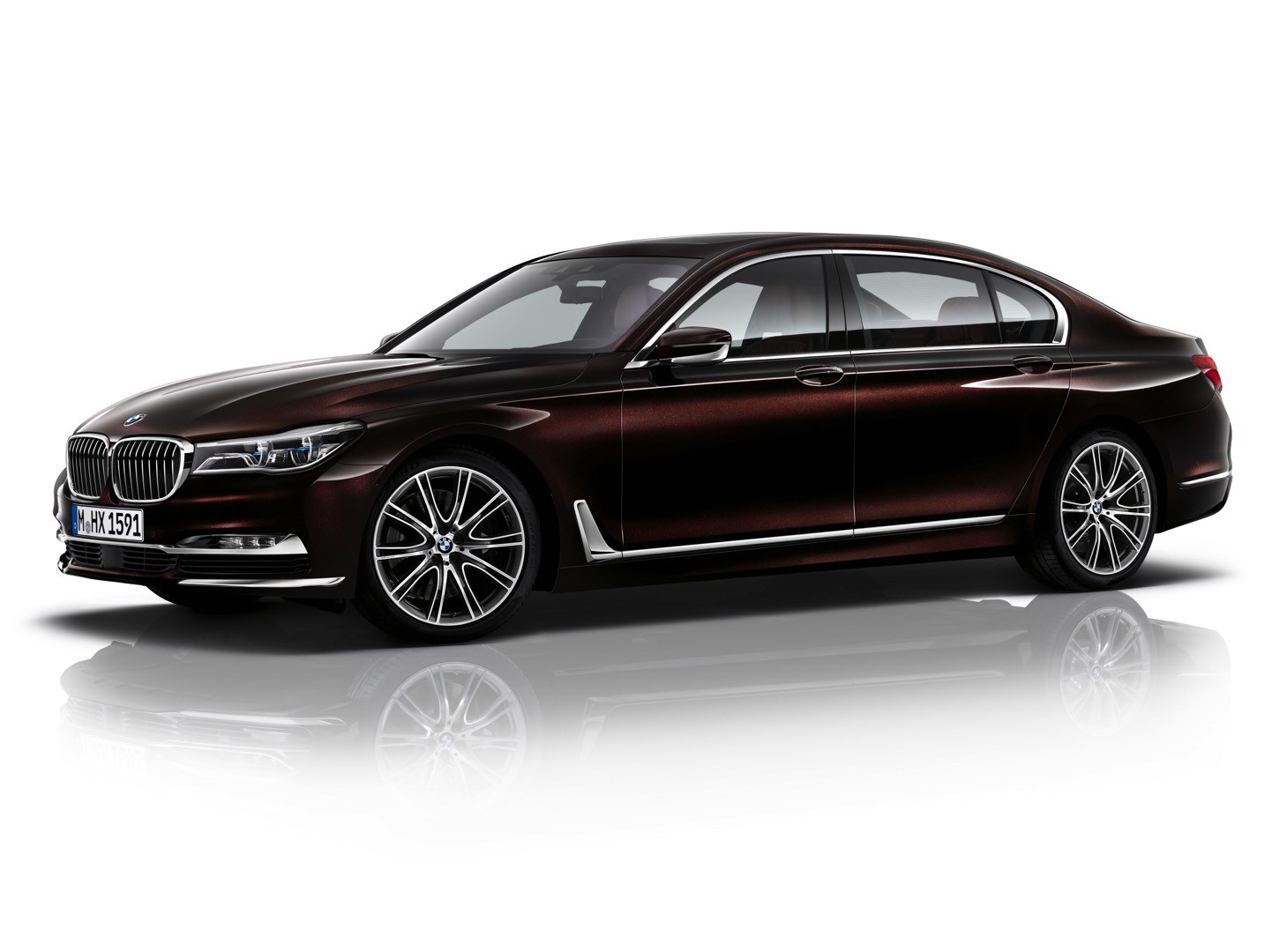 2016-bmw-7-series-finally-officially-unveiled-the-good-stuffs-inside-photo-gallery_130