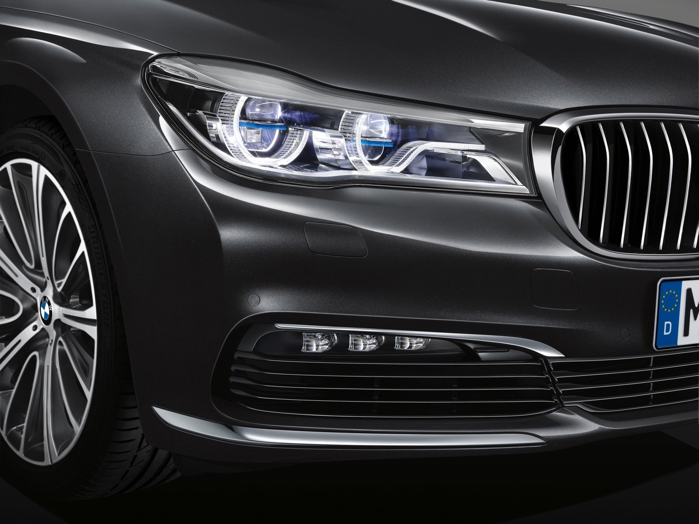2016-bmw-7-series-finally-officially-unveiled-the-good-stuffs-inside-photo-gallery_88
