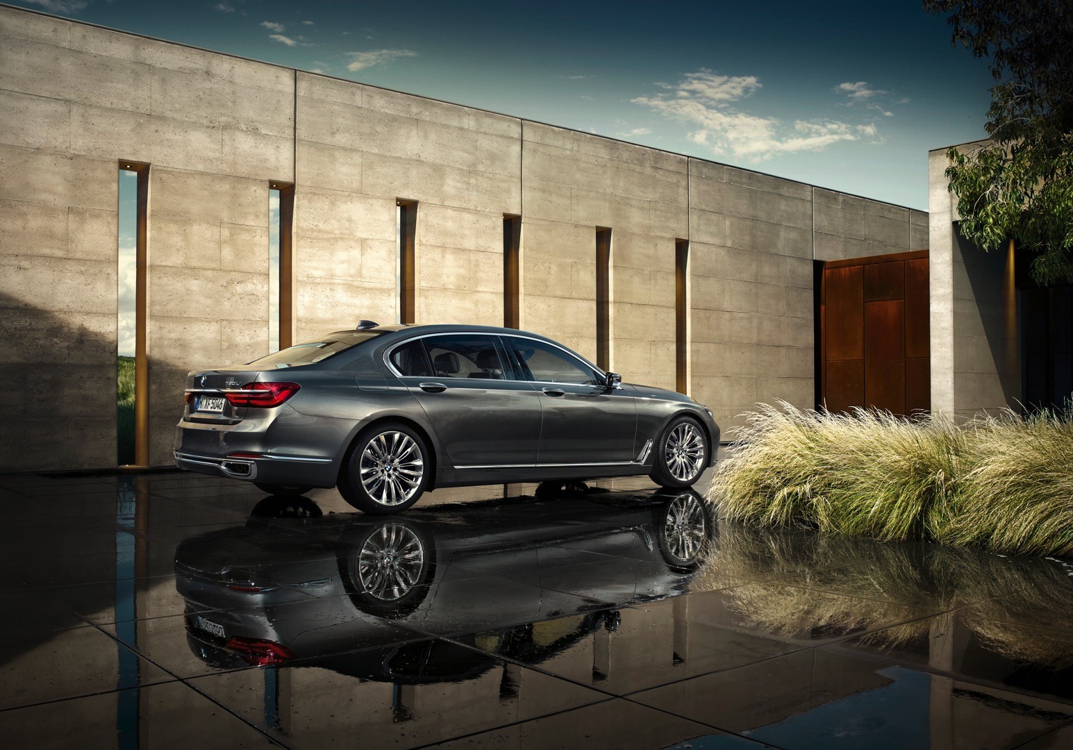 2016-bmw-7-series-finally-officially-unveiled-the-good-stuffs-inside-photo-gallery_98