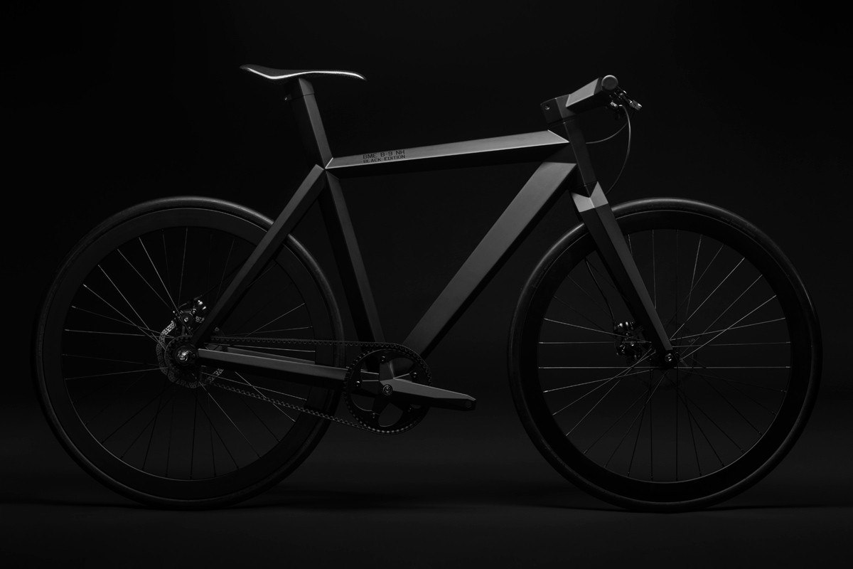 carbon-fiber-bicycle-is-inspired-by-the-famous-stealth-fighter-photo-gallery_1