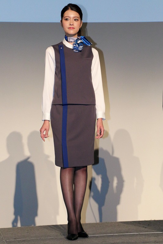 volkswagen-launches-new-uniform-for-female-staff-in-japan_6
