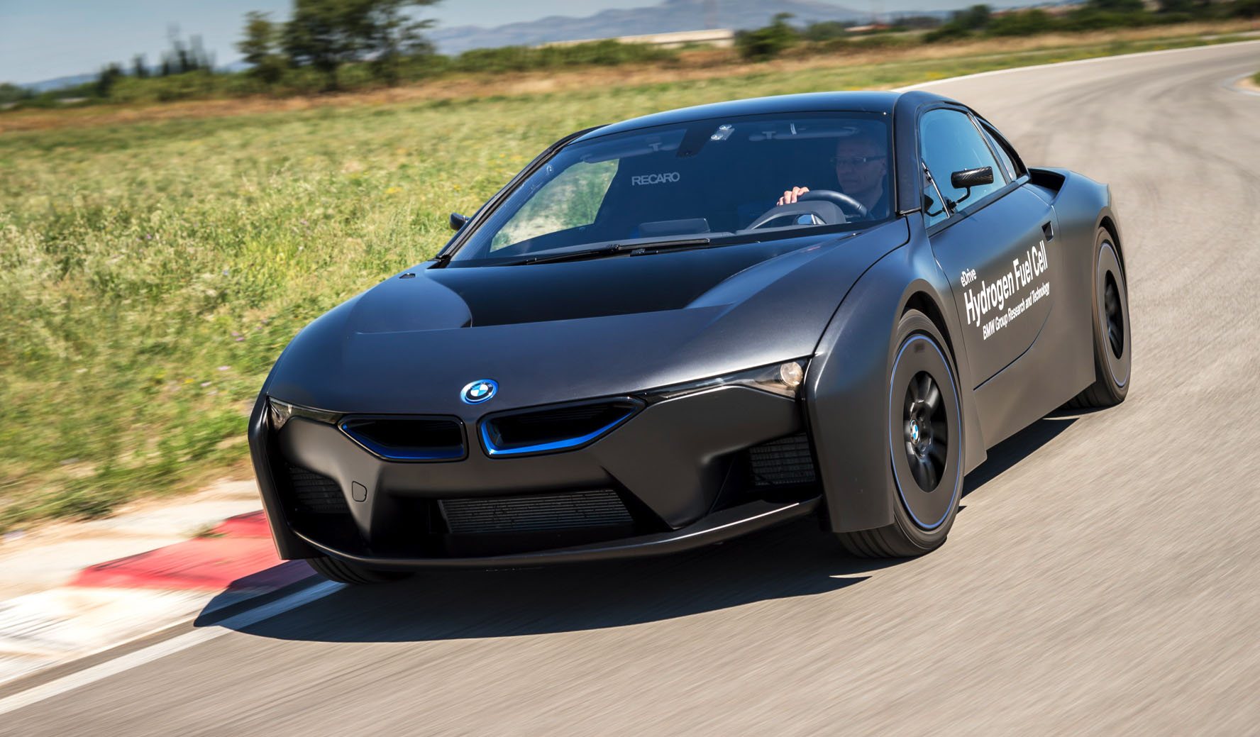 BMW-i8-hydrogen-fuel-cell-images-09