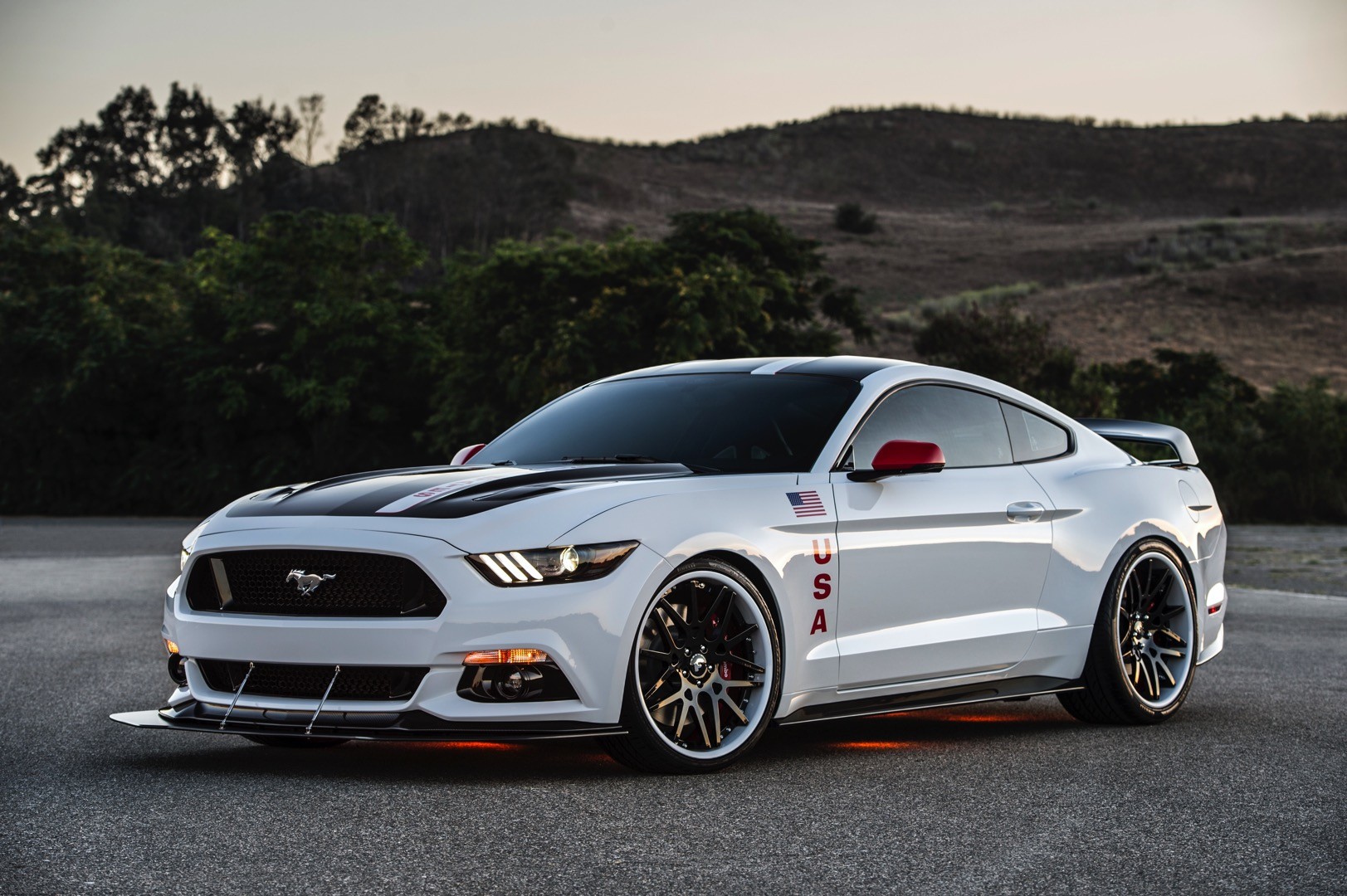 ford-unveils-mustang-apollo-edition-amid-nasas-recent-findings-photo-gallery_5