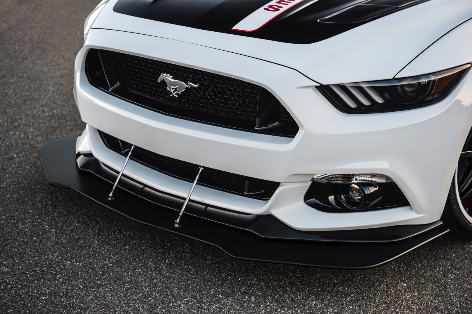 ford-unveils-mustang-apollo-edition-amid-nasas-recent-findings-photo-gallery_7