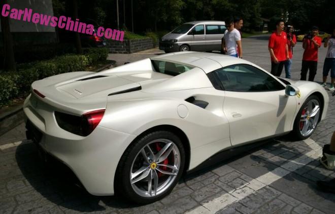 ferrari-488-spider-shows-up-in-china-ahead-of-frankfurt-debut-first-real-world-photos_1