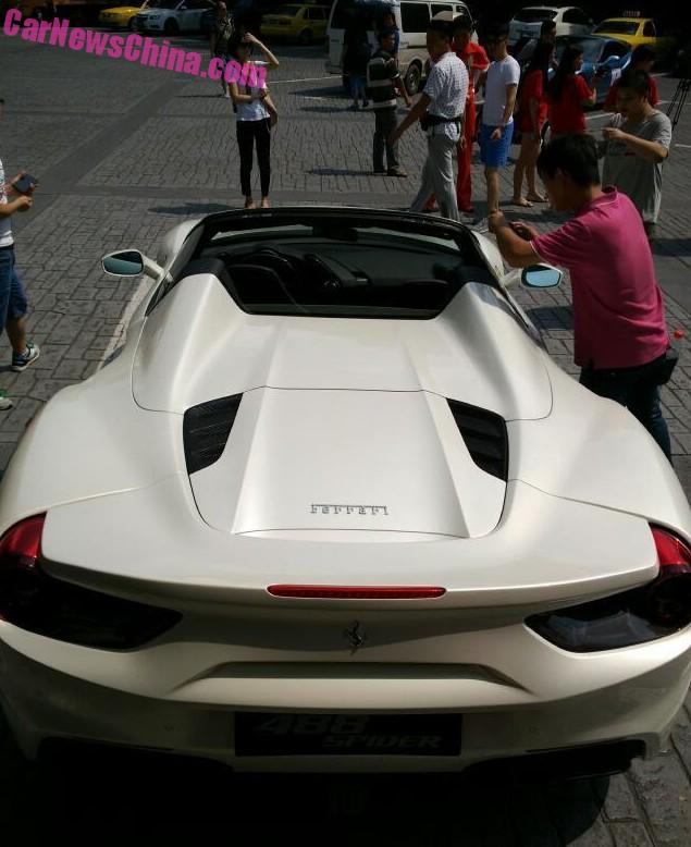 ferrari-488-spider-shows-up-in-china-ahead-of-frankfurt-debut-first-real-world-photos_4