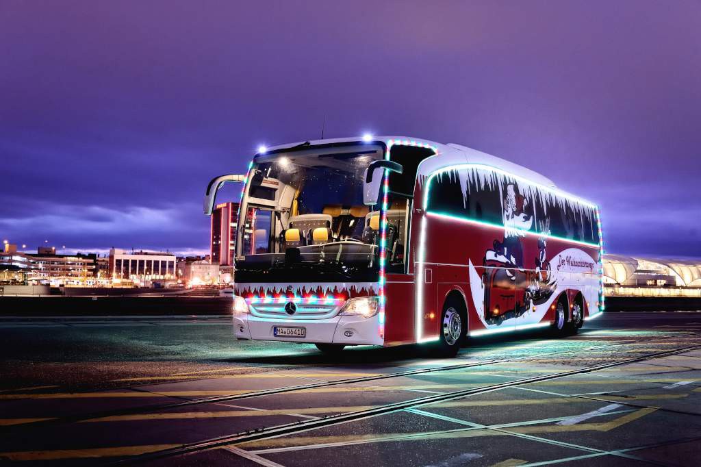 mercedes-benz-can-t-wait-for-christmas-decorates-a-travego-coach-bus_2